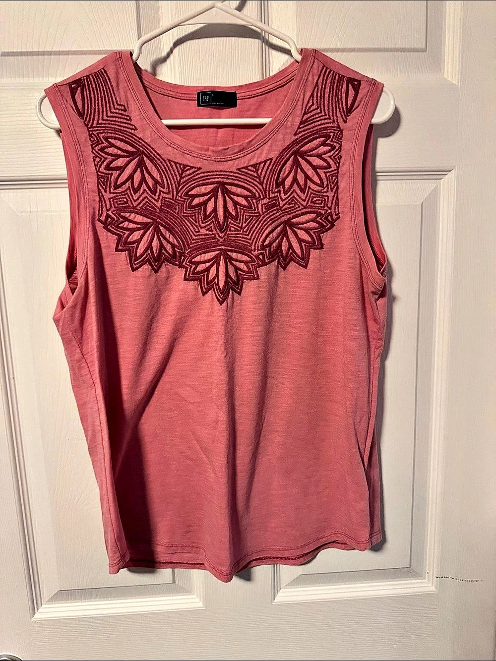 Gap Embroidered Sleeveless Tank Pink